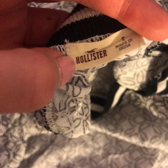 Hollister shirt size small - Picture 2 of 3